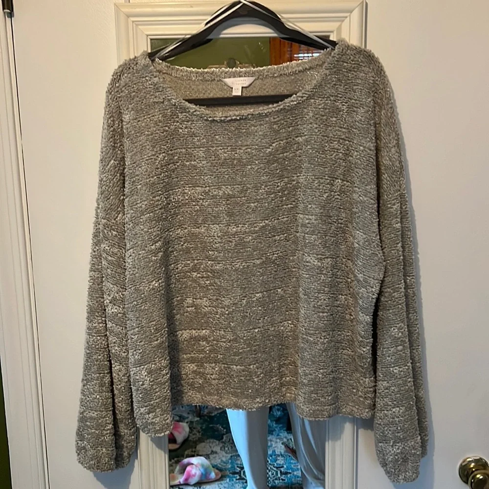 Lauren Conrad velvety grey/beige sweater - Picture 1 of 2